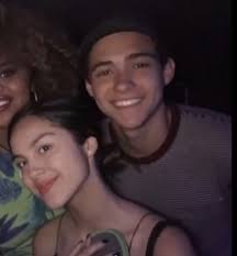 Why fans think olivia rodrigo's 'drivers license' is about ex joshua bassett and sabrina carpenter. Olivia Rodrigo Joshua Bassett Disney Plus Joshua High School Musical