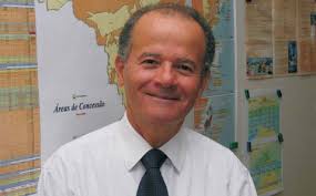 Aerogeofísica: 50 anos sobrevoando o Brasil Artigo: Estruturas petrolíferas  de grande porte Uma sociedade científica