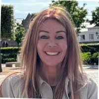 Lynn Stockwell's Instagram, Twitter & Facebook