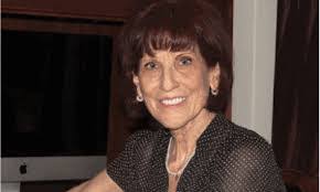 Lisa Sal's Instagram, Twitter & Facebook