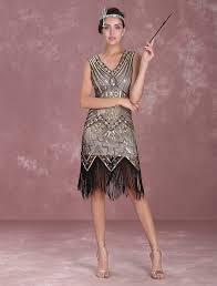 Vous retrouverez dans notre collection inspirée des années folles, une grande sélection de robes faites pour célébrer, danser et briller de mille feux. Robe Charleston Robe Annee 20 Great Gatsby Costume Retro Femme Abricot Perlee Frange Deguisements Halloween Milanoo Com