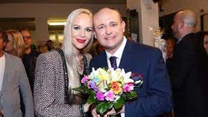 „já jsem velmi rád, že muž roku se dostává nahoru, že čím dál víc roste, to mě moc těší. David Novotny Muz Roku Extra Cz