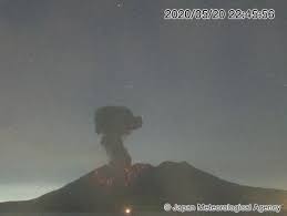 火山byアートproject「灰sense」 is with kotoe sameshima and 2 others at 桜島. æ¡œå³¶ã§å™´ç« ä¸­ç¨‹åº¦ã®çˆ†ç™ºéŸ³ã¨ç©ºæŒ¯ã‚'ä¼´ã† ã‚¦ã‚§ã‚¶ãƒ¼ãƒ‹ãƒ¥ãƒ¼ã‚¹