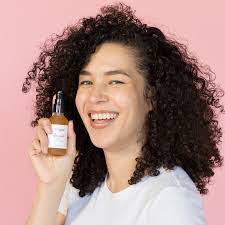 Jane Gee's Instagram, Twitter & Facebook