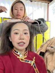 世界很大 遊歷更多才知道 自己喜歡什麼, 很喜歡這次說走就走的旅行, 第一次看見冰天雪地, 第一次去零度以下的地方, 第一次有度假村贊助去旅行,  第一次拍攝藏族寫真, 第一次攝影師原圖直出都極之漂亮, 第一次化妝師願意保留我的雀斑瑕疵, 第一次化妝師可以 唔加眼線 唔加眼睫毛,  第一次攝影師拍攝時有滿滿的情緒價值, 超級鍾意呢一種自然風格, 無論過10年20年都覺得唔過時, ...