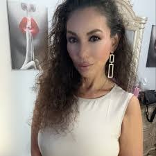 Reyna Rojas's Instagram, Twitter & Facebook