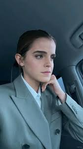 It's a beautiful Friday 😍😀 #emmawatson 🔥