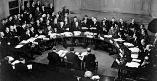 1931. México ingresa a la Sociedad de las Naciones. Al finalizar la Primera  Guerra Mundial, el Tratado de Versalles creó la Sociedad de Naciones el 28  de junio de 1919, con el