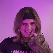 Riana Holley · Artist Profile