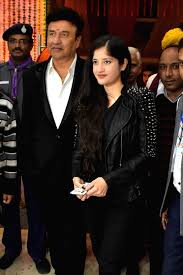 01:27 anu malik daughter helps him escape from media over his metoo controversy and sexual harassment allegations by sona mohapatra. Anu Malik Anmol Malik During A Programme