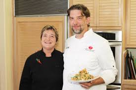 VIDEO: Chef Timothy Doolittle and How He Prepares Bistango's California  Chicken Salad