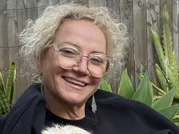 Annette Sharp: Chris Smith's ex contacts police to contact daughter