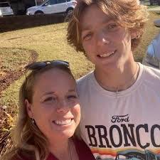 Tiffany Pettit's Instagram, Twitter & Facebook