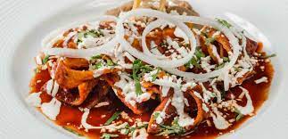 Entre los platillos típicos de ciudad de méxico, se destacan la torta de tamal, los tamales encuerados rojos y verdes, el caldo de migas, chiles, los chicharrones de harina con cueritos de cerdo y las quesadillas de pancita; Comidas Tradicionales De Mexico Superprof