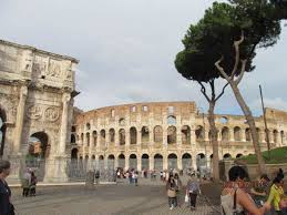 The roman colosseum is one of the most famous buildings ever built. Bild Colosseum Rom Zu Kolosseum In Rom