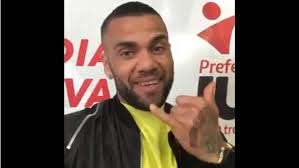 Performing miracles and arousing the wrath of jewish priests until condemned to crucifixion for them. Daniel Alves Se Oferece Ao Flamengo To Livre Qualquer Coisa Me Liga Flamengo Extra Online