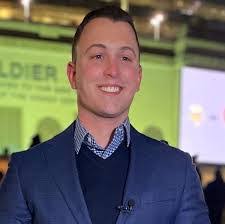 Sam Knox's Instagram, Twitter & Facebook