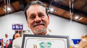 Roberto Durán recibe designación por el Alcalde de Dellwood