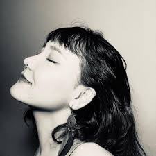 Hi guys, does anyone know any places or any one who teaches making coffee ?