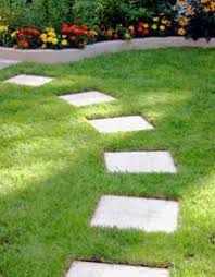 How To Make A Stepping Stone Path Stepping Stone Paths Stepping Stone Pathway Garden Stepping Stones
