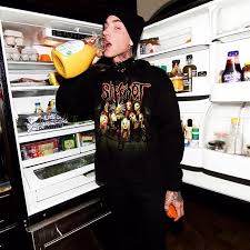 Pinterest Teshuralove Lmao Of Course He Likes Slipknot What An Edgelord Goruntuler Ile Unluler