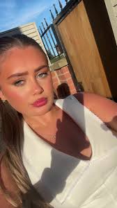 Phoebe Evans (@phoebee_0)