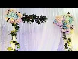 Tampilan dinding menjadi hal yang penting dalam dekorasi ruangan. Pelamin Tunang Rimba Floral By Adlynn Beauty Bridal Centre