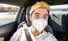 Bol to dobrý nápad vypúšťať tú pieseň do sveta? Hvezda Tiktoku Adam Kajumi V Karantene Objevuju Novy Konicek Vareni Flowee