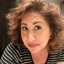 Leslie Master Stylist/ Wedding Specialist