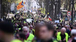 Le mouvement des gilets jaunes a certainement été voulu pour étudier les différentes phases d'une insurrection en temps réel, en cette europe du. Acte 21 Les Gilets Jaunes Poursuivent Leur Mobilisation En Continu Rt En Francais