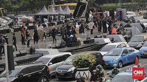 Namun, kecenderungan yang ada justru sebaliknya. Puncak Hut Dki Ke 492 Warga Padati Bundaran Hi