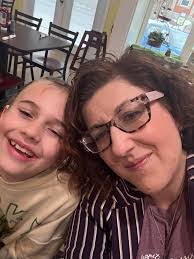 Sandy Bedell's Instagram, Twitter & Facebook