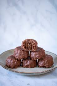 Rochers Chocolat Praline Facon Suchard Recette En 2020 Rochers Chocolat Recette Bonbon Chocolat Faire Du Chocolat