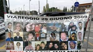 Strage di viareggio, la disperazione dei familiari al verdetto. Strage Di Viareggio Con La Prescrizione Degli Omicidi Colposi Spariscono Le Condanne