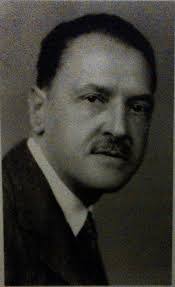 Robert Aull's Instagram, Twitter & Facebook