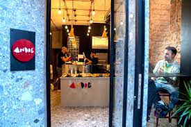 Lascia il ruolo da manager all'estero e torna a Salerno per fare il  pizzaiolo: la storia di “Andrè”