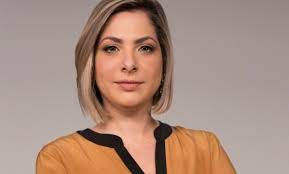 Daniela lima durante comentário sobre operação no jacarezinho foto: Daniela Lima Esta Bem Na Cnn Brasil Mas Parece Mal Humorada Jornal Opcao