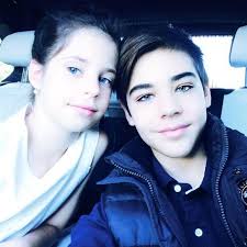 Radu a început să își dedice tot timpul carierei, muncid până la ore târzii. Ce Mari Si Frumosi S Au FÄƒcut Copiii Lui Stefan BÄƒnicÄƒ Jr Violeta Si Radu Stefan Au Participat ImpreunÄƒ La Gala Premiilor Ucin