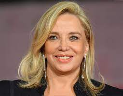 Simona Izzo La Biografia