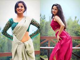 ಸೀರೆಯಲ್ಲಿ ಹೆಣ್ಣೆ ನೀ.. ಸೋಷಿಯಲ್ ಮೀಡಿಯಾದಲ್ಲಿ ಹವಾ ಎಬ್ಬಿಸಿರುವ ಈ ಬೆಡಗಿ ಯಾರು  ಗೊತ್ತಾ?