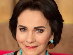 Verónica Castro le enseña a Pati Chapoy cómo usar filtros en las  fotografías