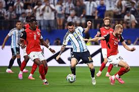 Argentina clasifica a 16avos tras vencer 2-0 a Austria