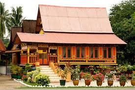 Pathumalai) is a limestone hill that has a series of caves and cave temples in gombak, selangor, malaysia.it takes its name from the malay word batu, meaning 'rock'. Cardova Creative Rumah Tradisional Melaka Landscape And Urbanism Architecture Kampung House Village House Design