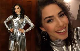 12 ağustos 1975 doğumlu burcu güneş tam ismi burcu şahber güneş anne ve babası boşandığında 7 yaşında idi. Burcu Gunes Ten Samimi Aciklamalar