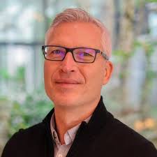 Quand t'as aucun charisme, aucune crédibilité…