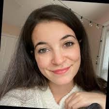 Emily Benefield's Instagram, Twitter & Facebook