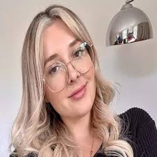 For better work-life balance, banker leaves job to be OnlyFans model. Now,  she has got a different problem - The Economic Times