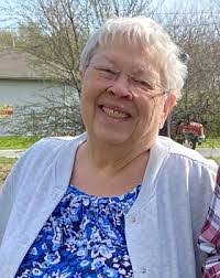 Sandra Elledge's Instagram, Twitter & Facebook