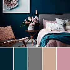 Los muebles y accesorios, como las lámparas, deben ser discretos y prácticos, de forma que combinen con el patrón general de la habitación. El Color Azul En Las Paredes Y La Decoracion De Interiores Pintomicasa Com