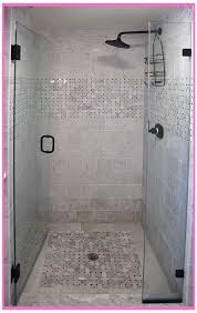 Banyo seramik modelleri oldukça farklı modellere sahip, çini seramik modellerinden etnik desenli seramiklere kadar birçok seramik modeli bulunuyor. Banyo Tuvalet Fayans Modelleri